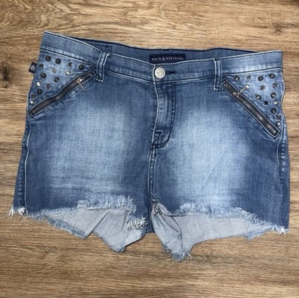 Rock & Republic Pixie Studded Denim Shorts Blue Medium Wash Star Spike Size 16